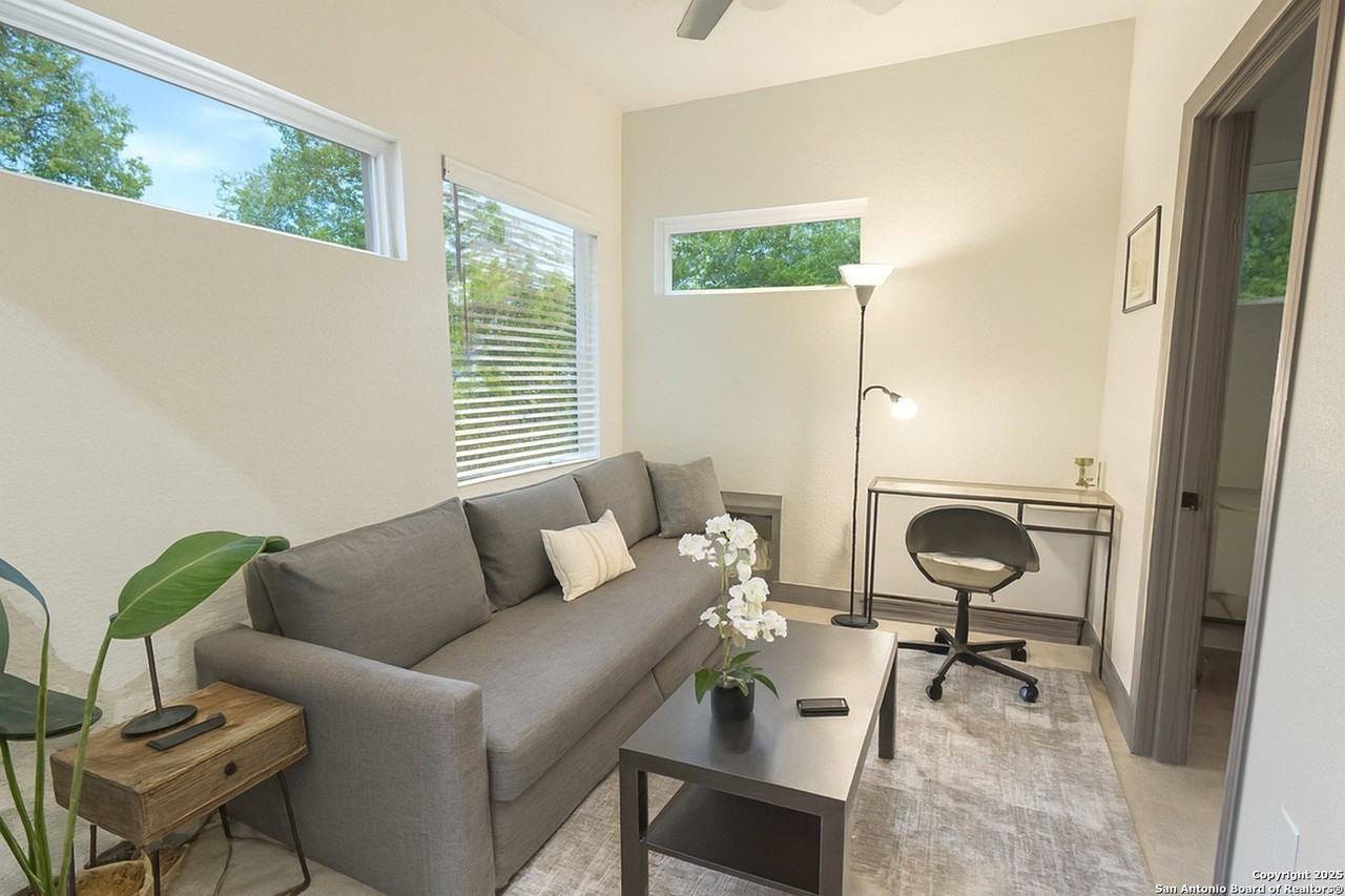 122 Applin Ave #A - Photo 4 of 16