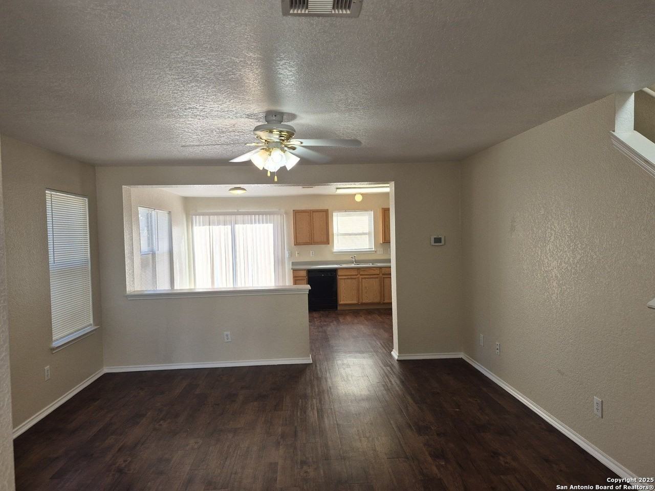 102 Kenrock Rdg - Photo 2 of 30