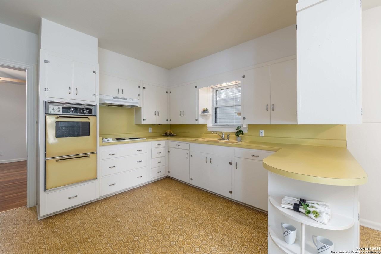 465 S Guenther Ave - Photo 5 of 20