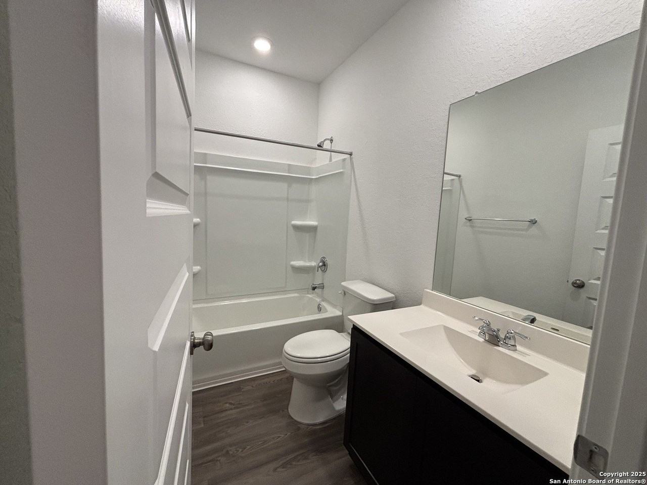 10114 Suspiro Ave - Photo 5 of 10