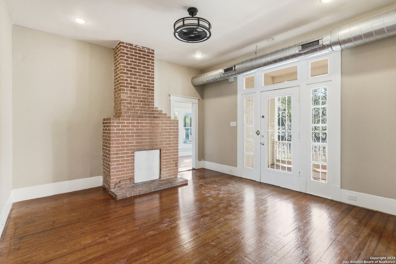 501 West Mistletoe Avenue - Photo 3 of 21