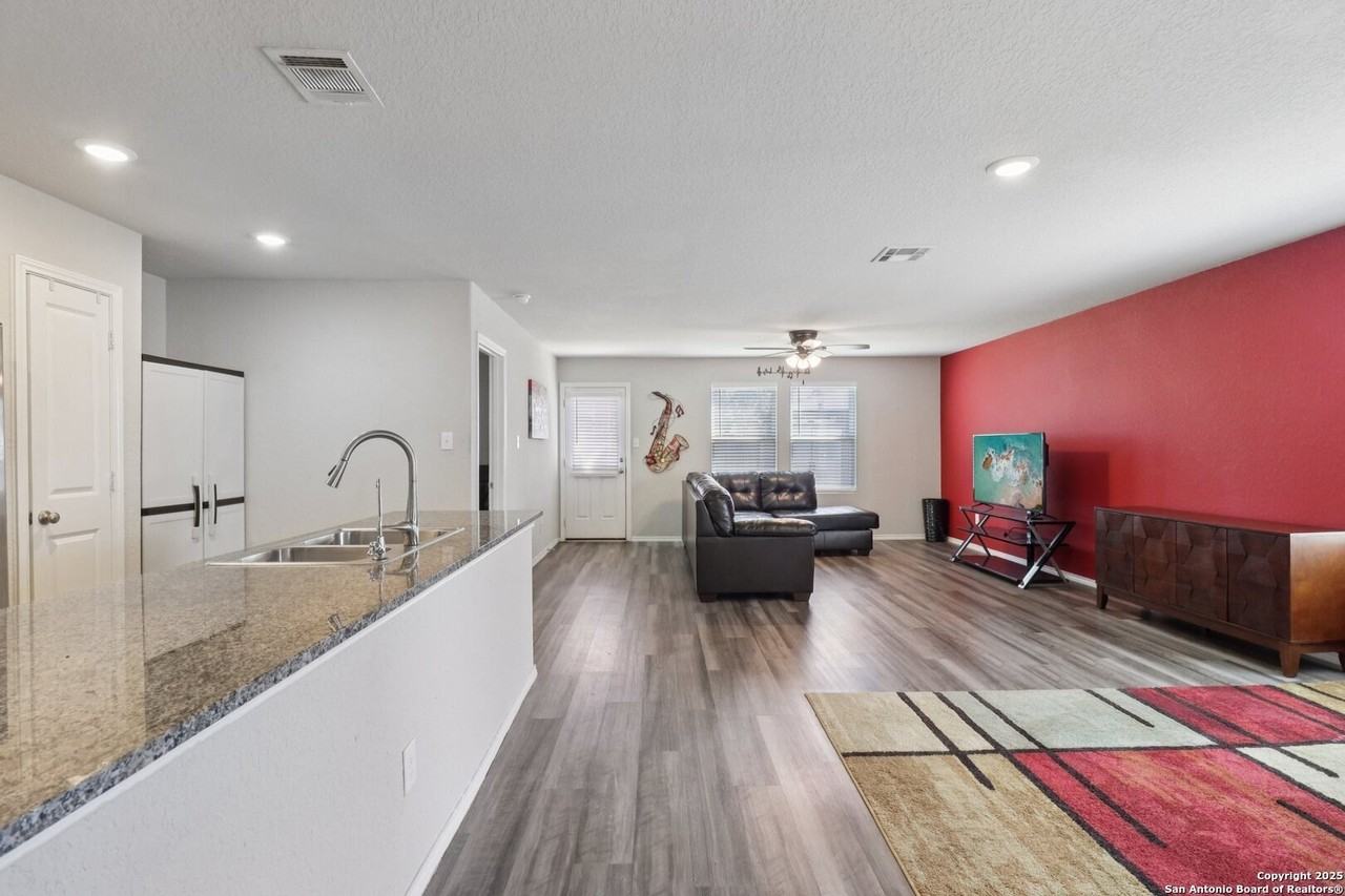 10443 De Gonzalo Way - Photo 6 of 43