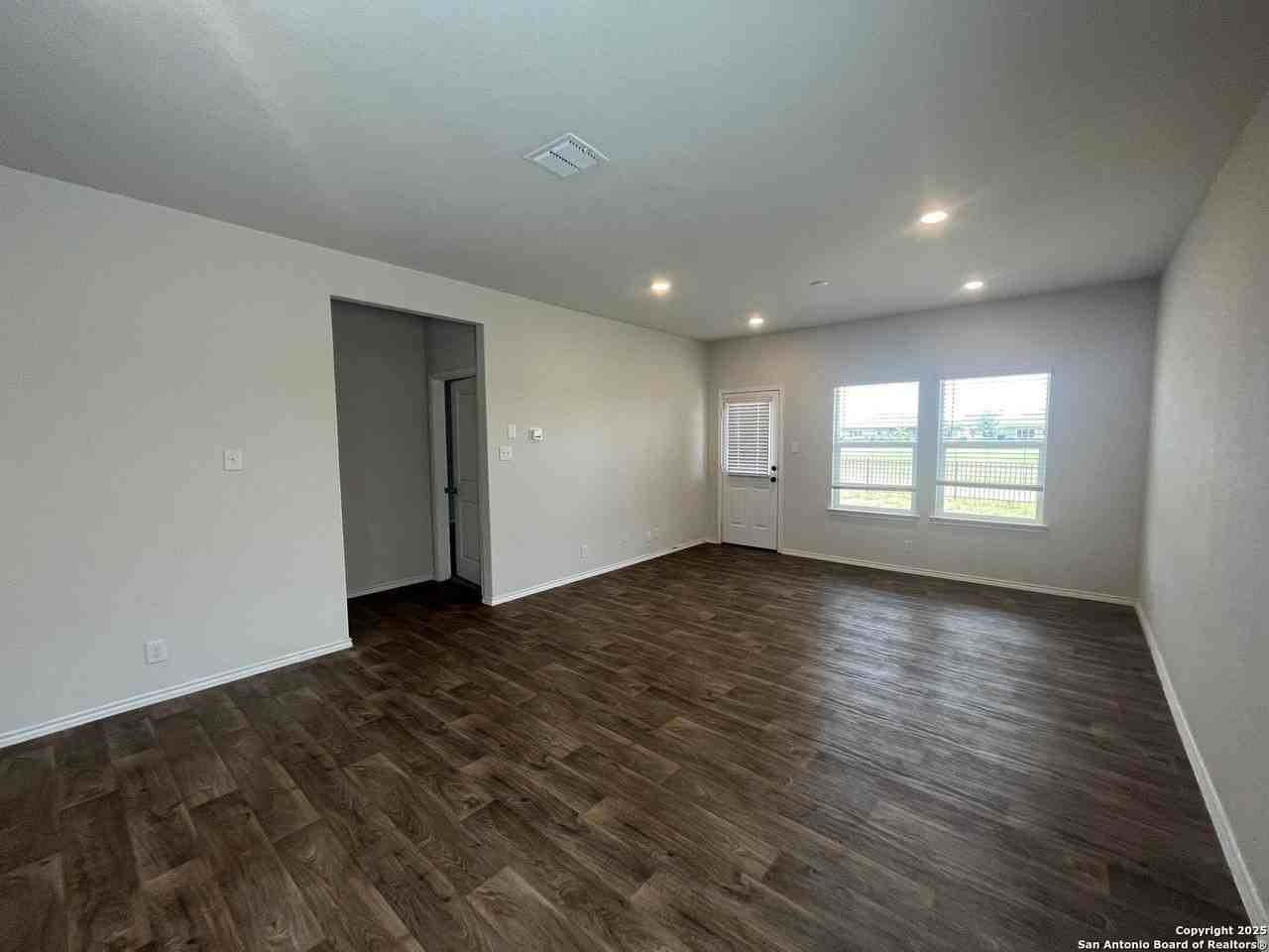 141 Middle Green Loop - Photo 5 of 29