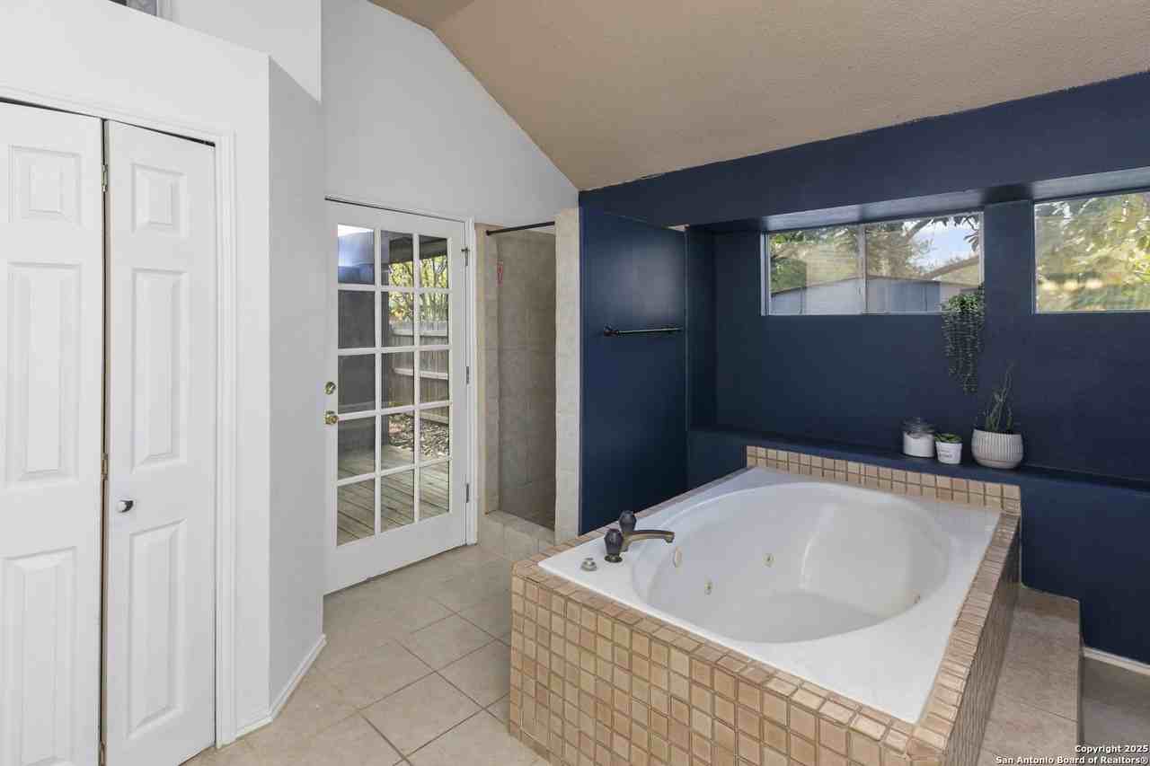 7709 Brunning Ct - Photo 4 of 15