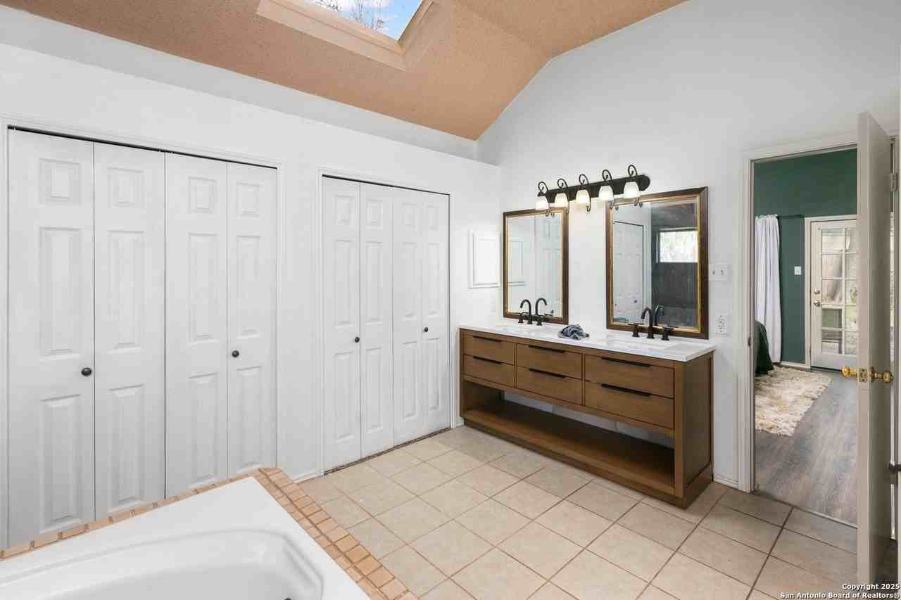 7709 Brunning Ct - Photo 5 of 15