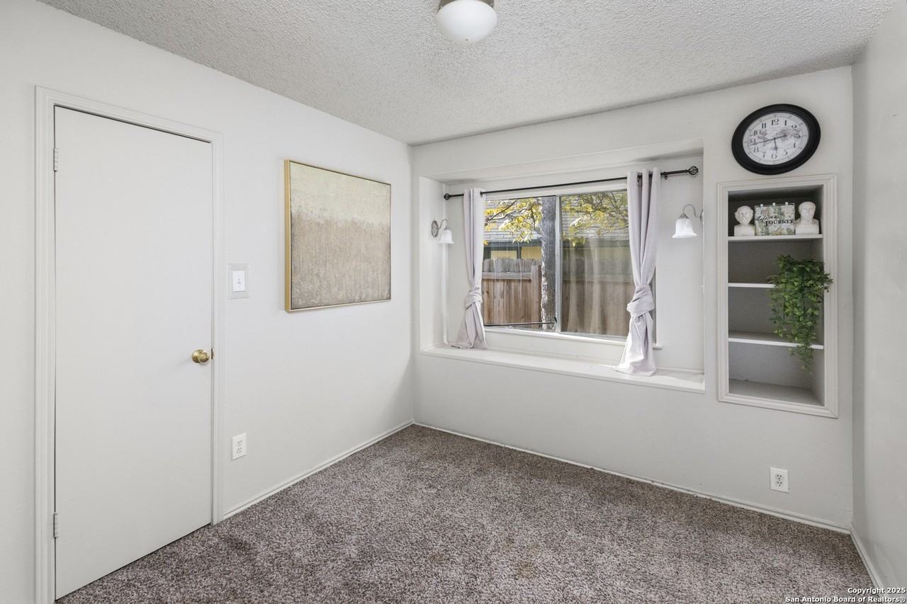 7709 Brunning Ct - Photo 6 of 15