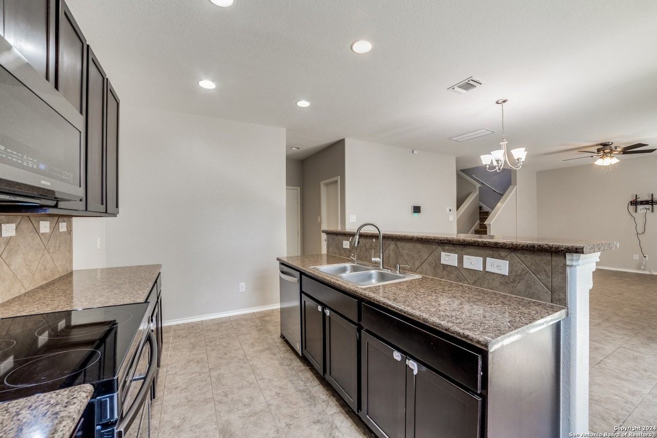 843 Trilby - Photo 5 of 14