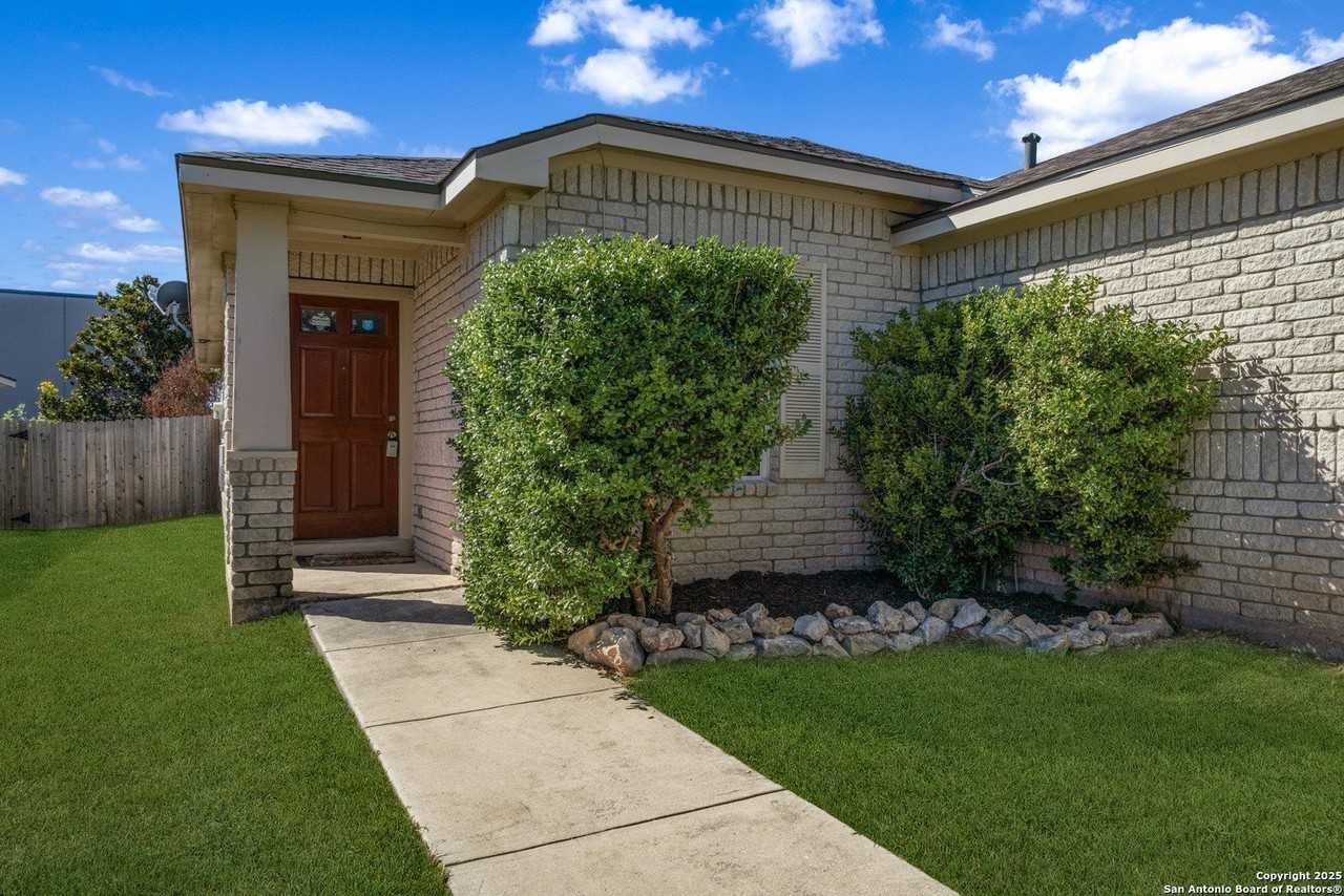 113 Bronco Bnd - Photo 4 of 26