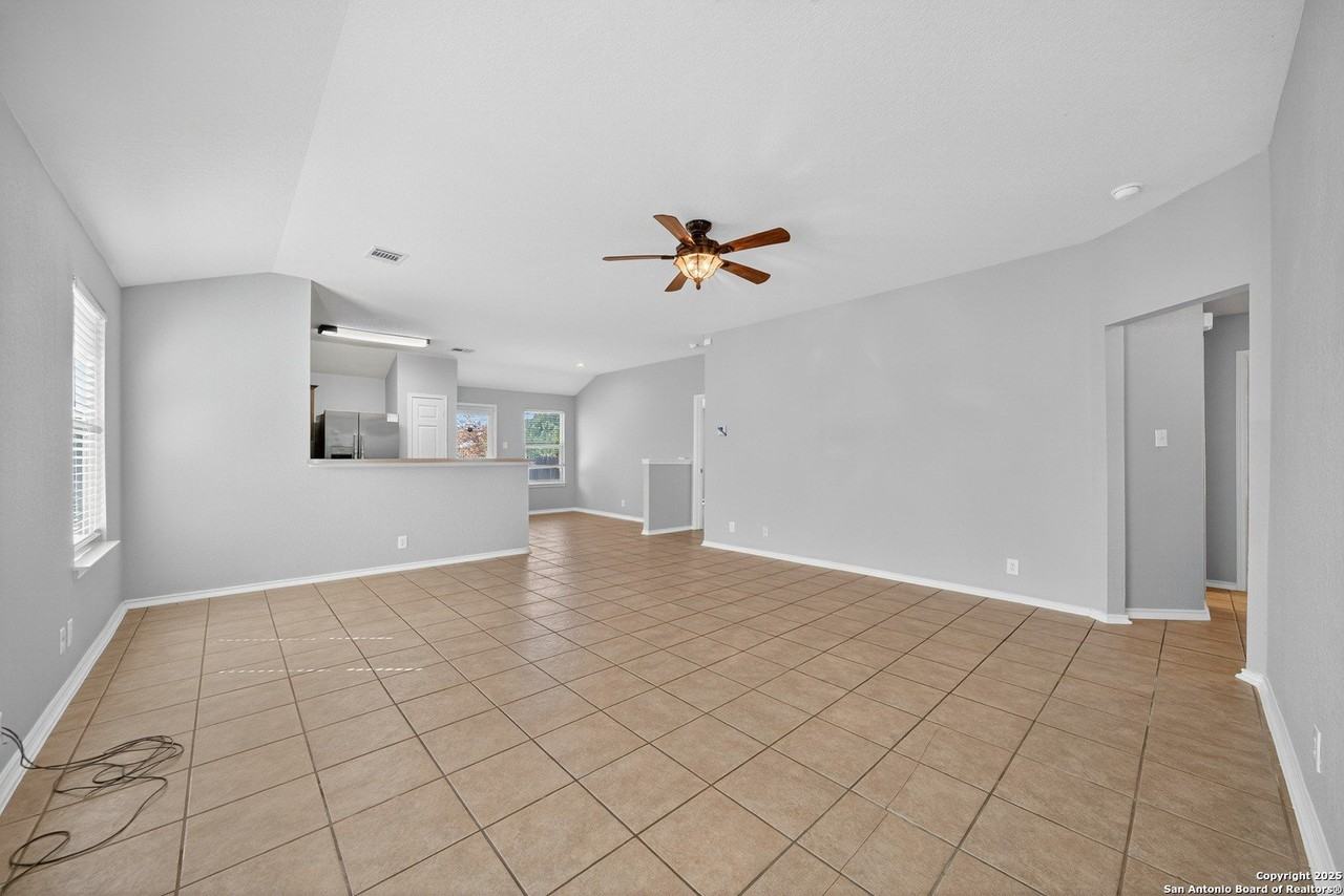 113 Bronco Bnd - Photo 6 of 26