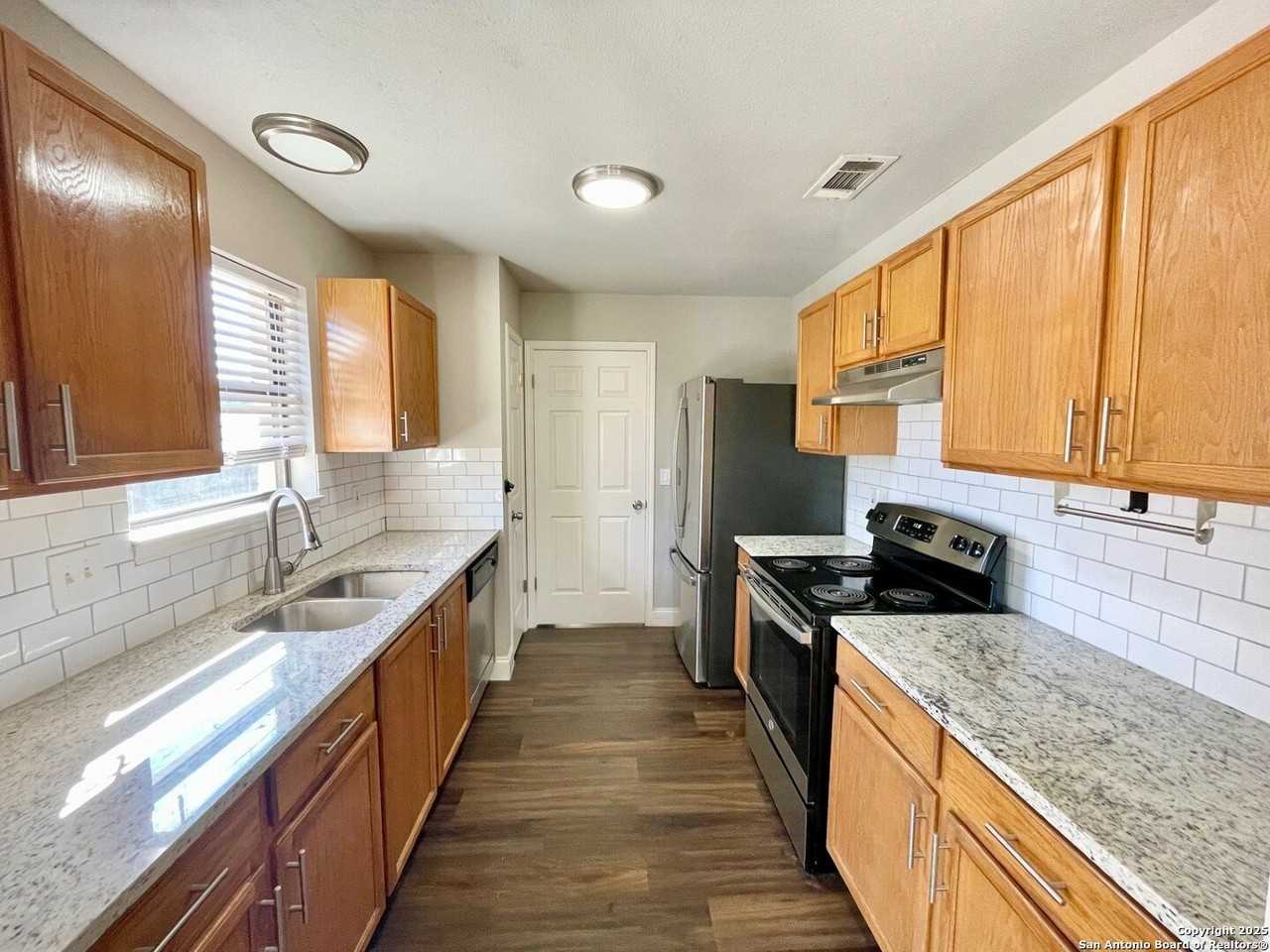 310 Channing Ave - Photo 5 of 28