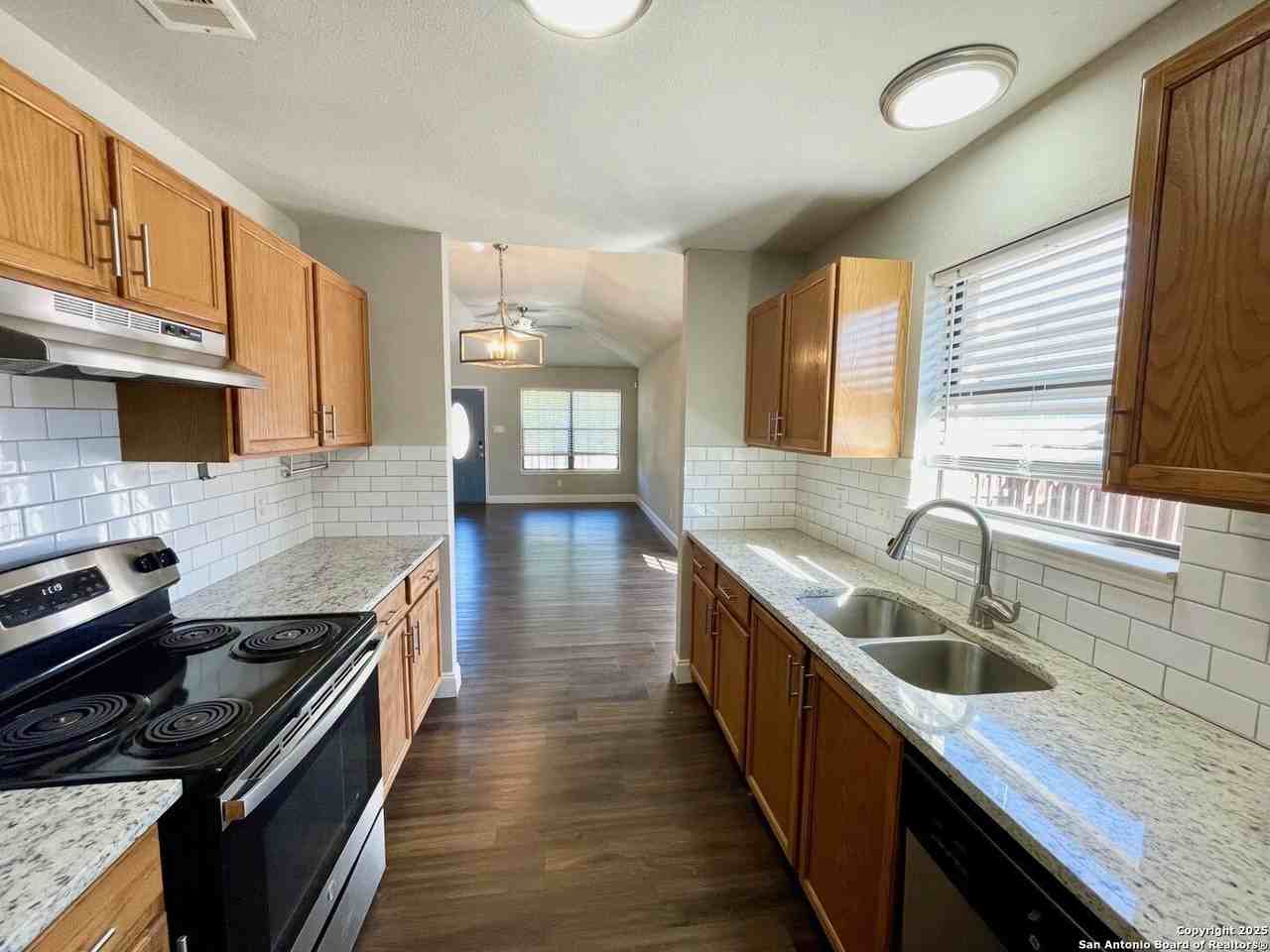 310 Channing Ave - Photo 6 of 28