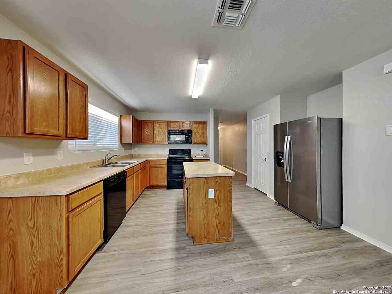 9506 Lookover Bay - Photo 5 of 16