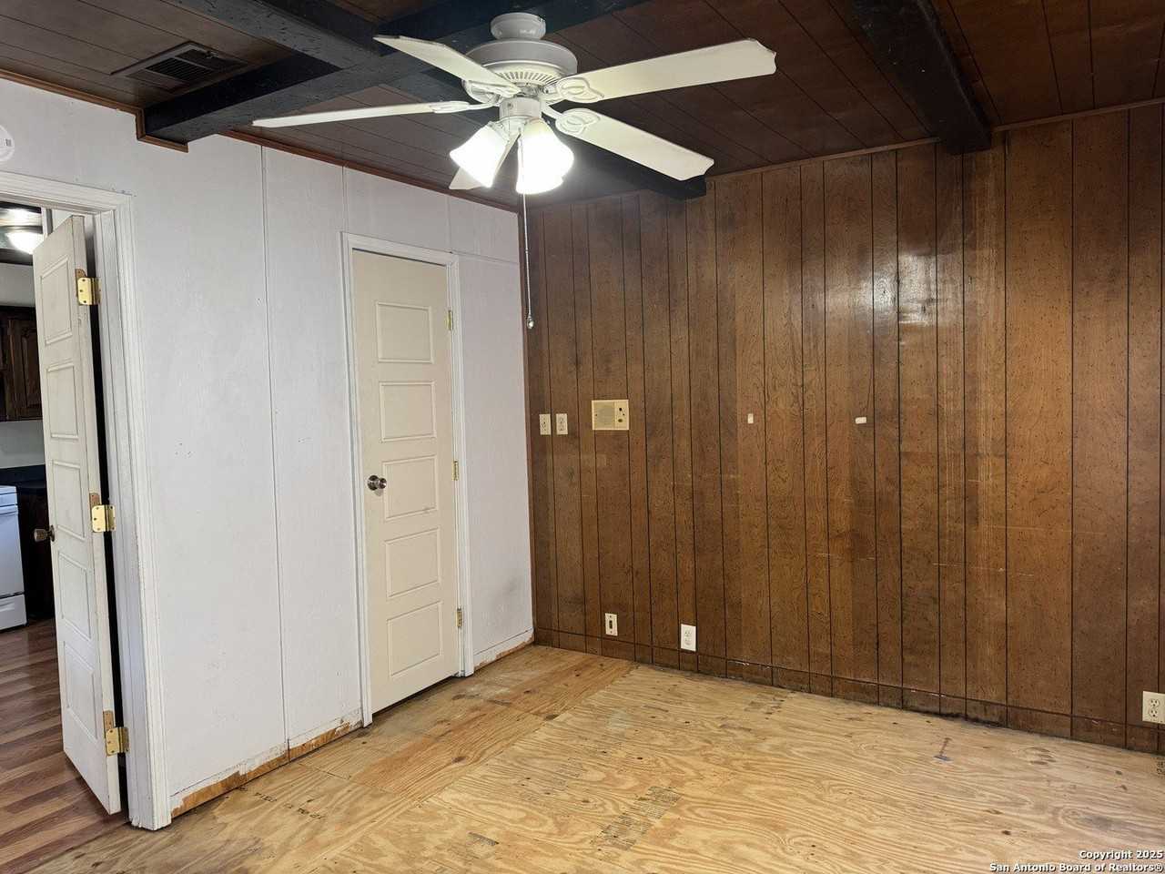 8455 Northmont Drive - Photo 7 of 14