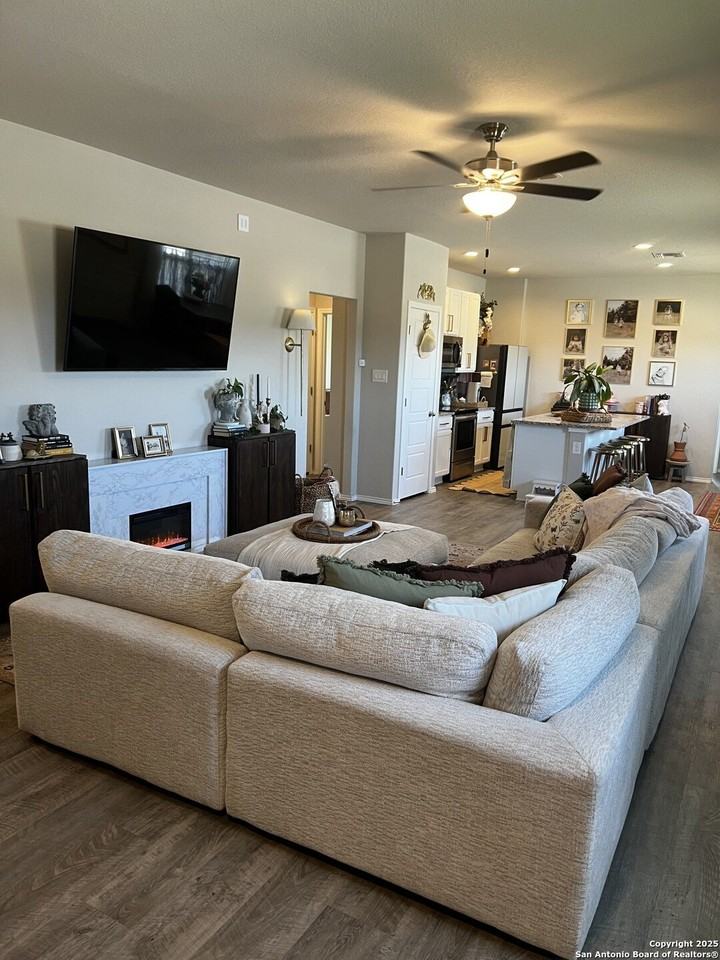 7602 Alameda Beach - Photo 3 of 23