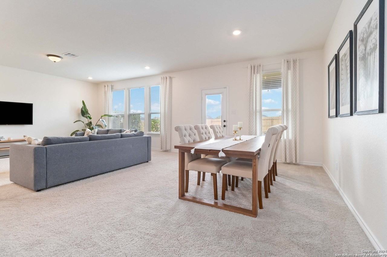 6611 Runaway Row - Photo 6 of 30