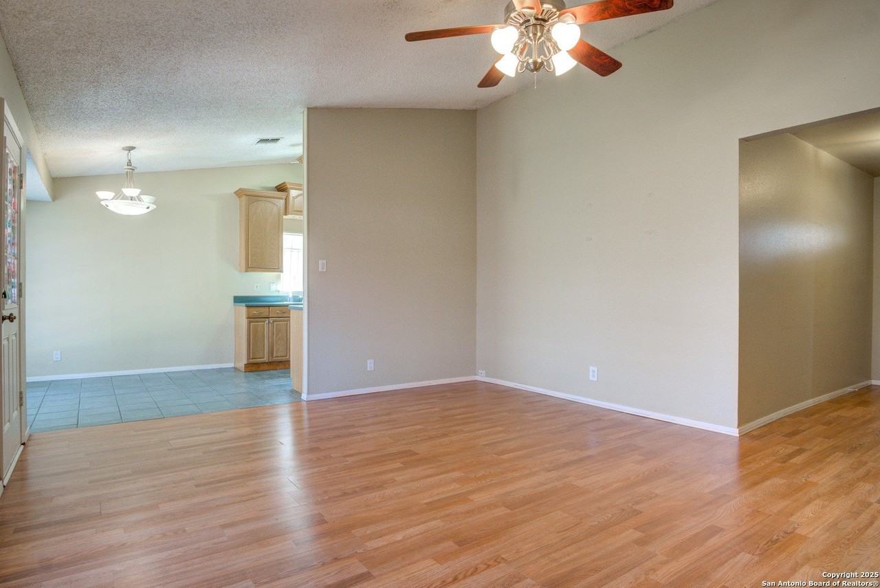 13926 Anchorage Hill Drive - Photo 6 of 25