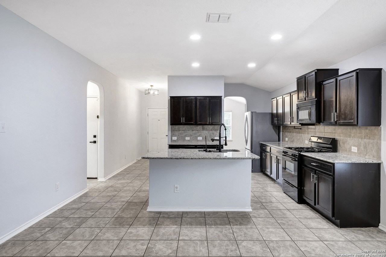 10550 Rhyder Rdg - Photo 6 of 22