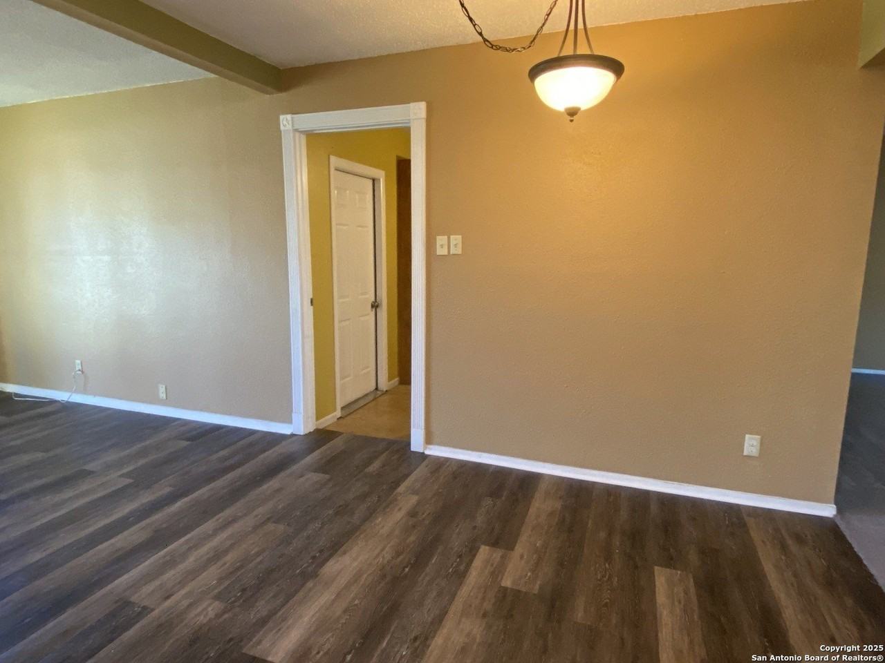 1057 Curtiss Avenue - Photo 7 of 23