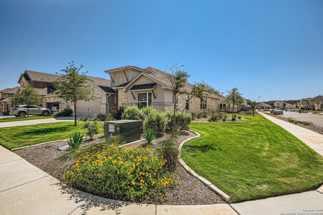 120 Simpatico - Photo 2 of 37