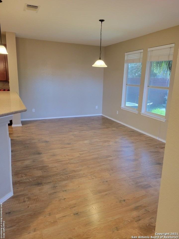 10919 Fox Crst - Photo 7 of 19