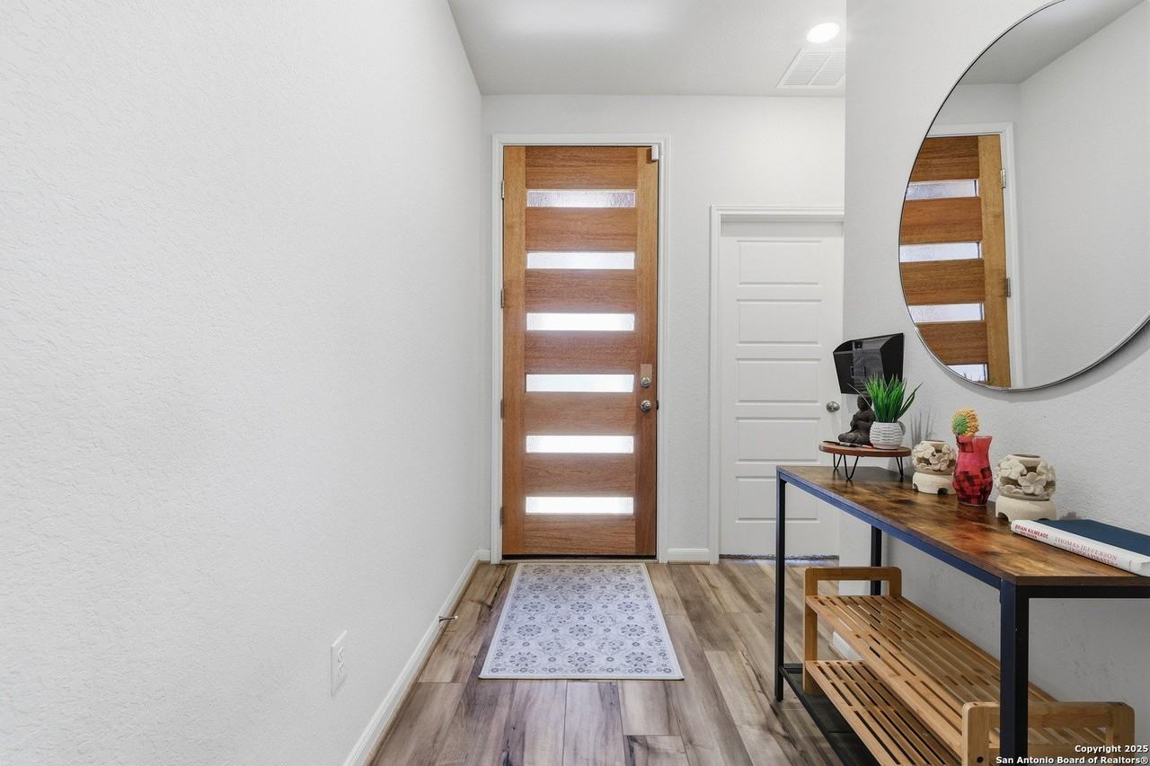 1308 Lydian Broom - Photo 2 of 27