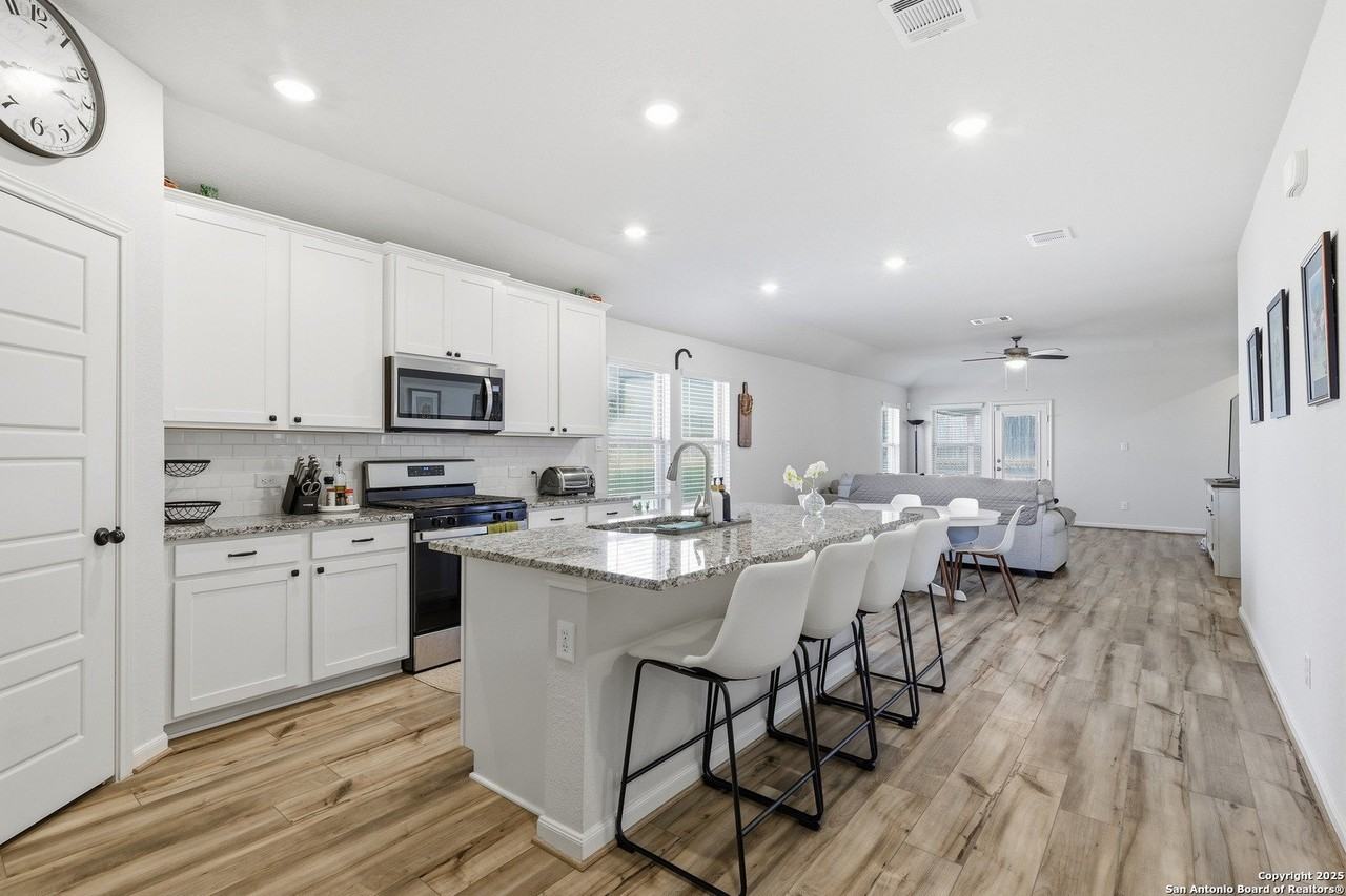 1308 Lydian Broom - Photo 4 of 27