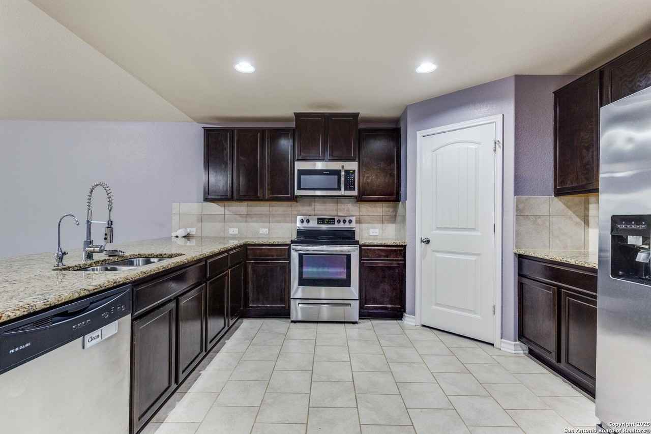 7522 Rigel Chase - Photo 2 of 25