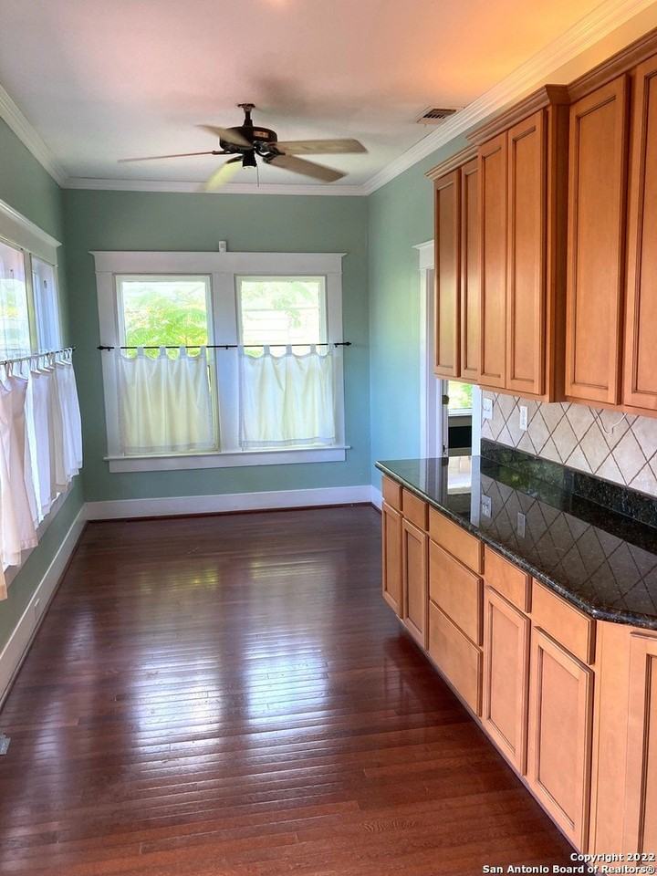 639 West Woodlawn Avenue - Photo 6 of 19