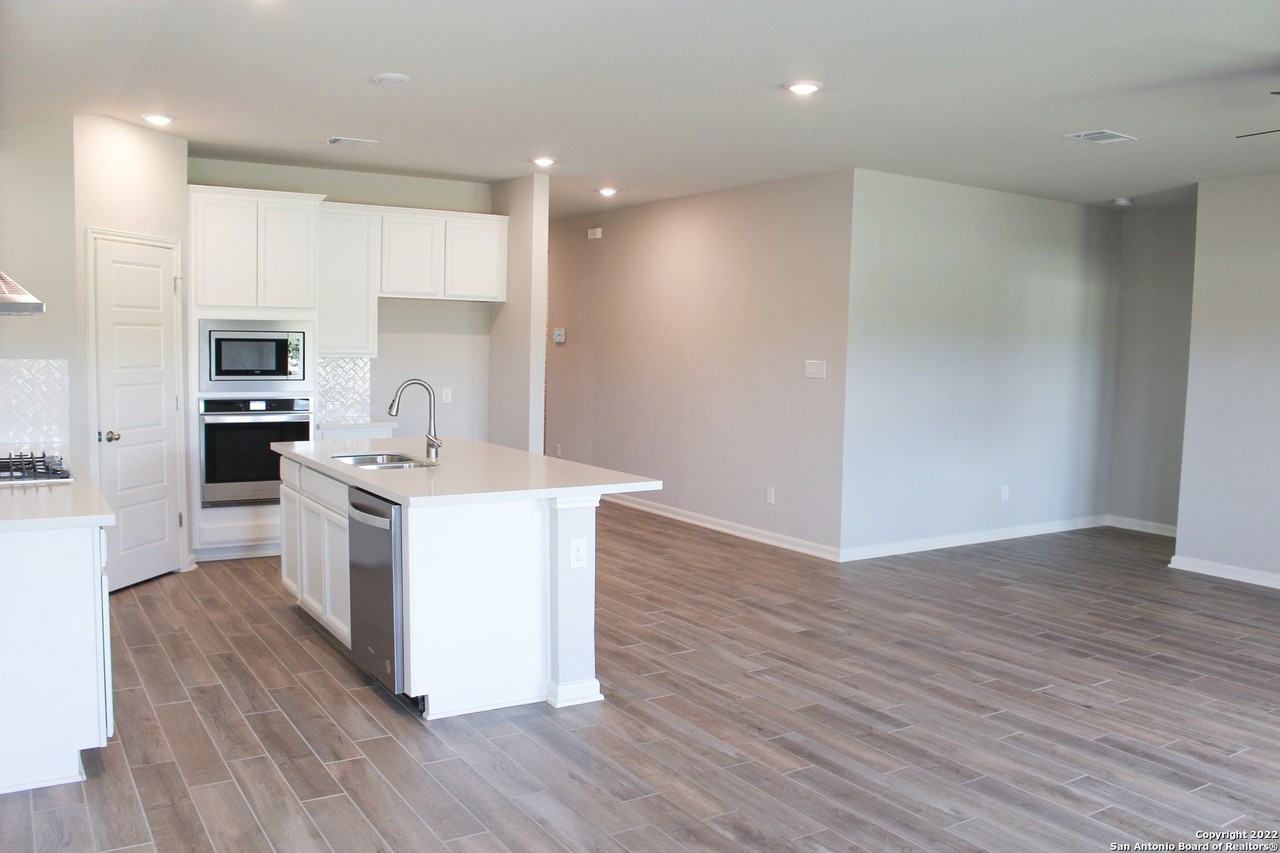 12915 Louberg Valley - Photo 5 of 47