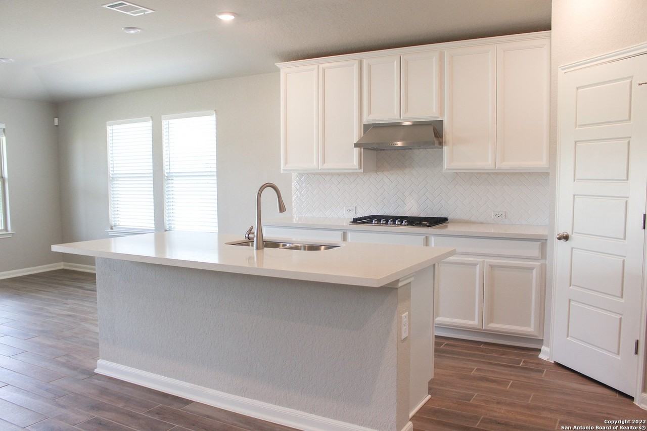 12915 Louberg Valley - Photo 6 of 47