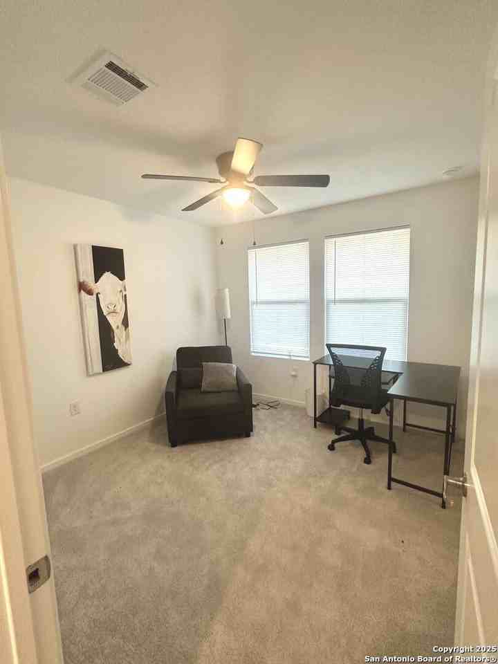 515 Lew Pass - Photo 4 of 26