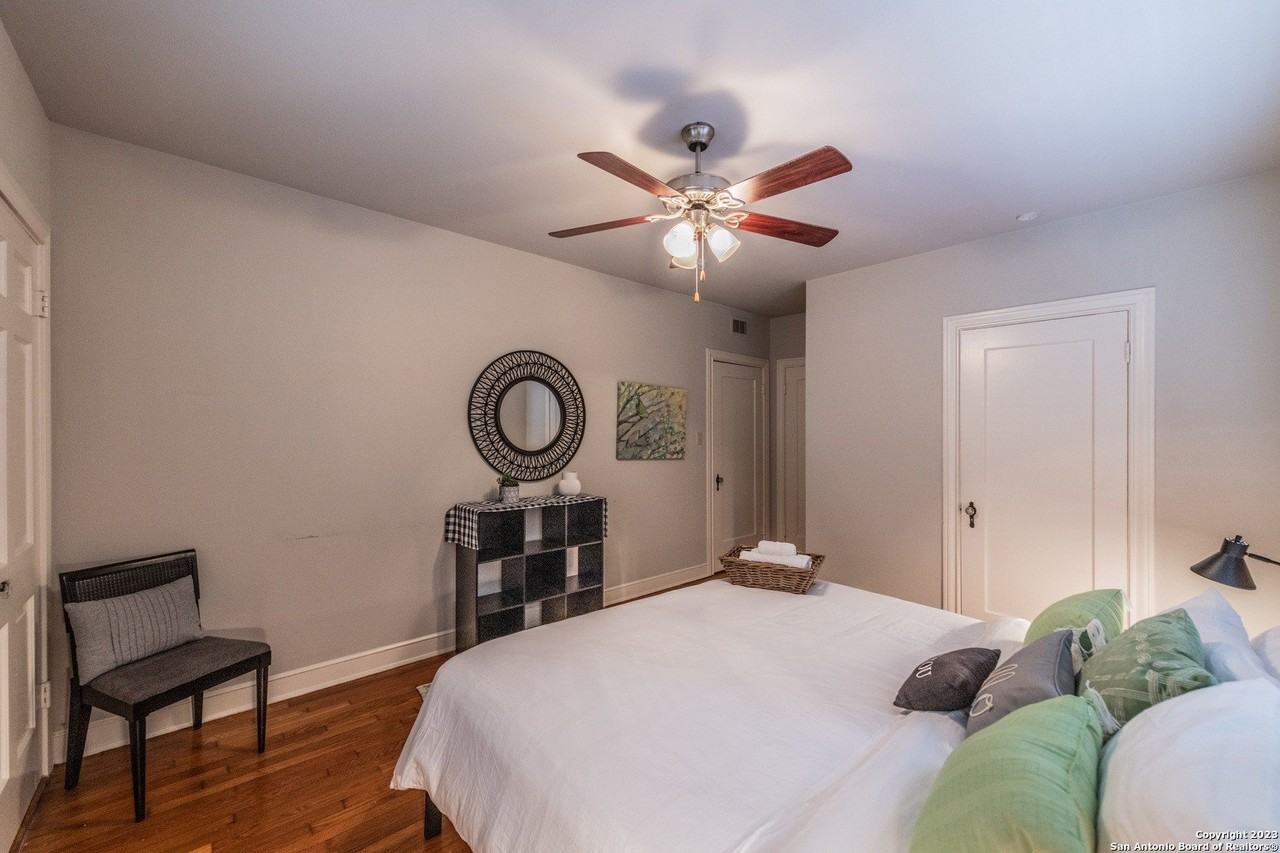 111 West Norwood Court #3 - Photo 5 of 31