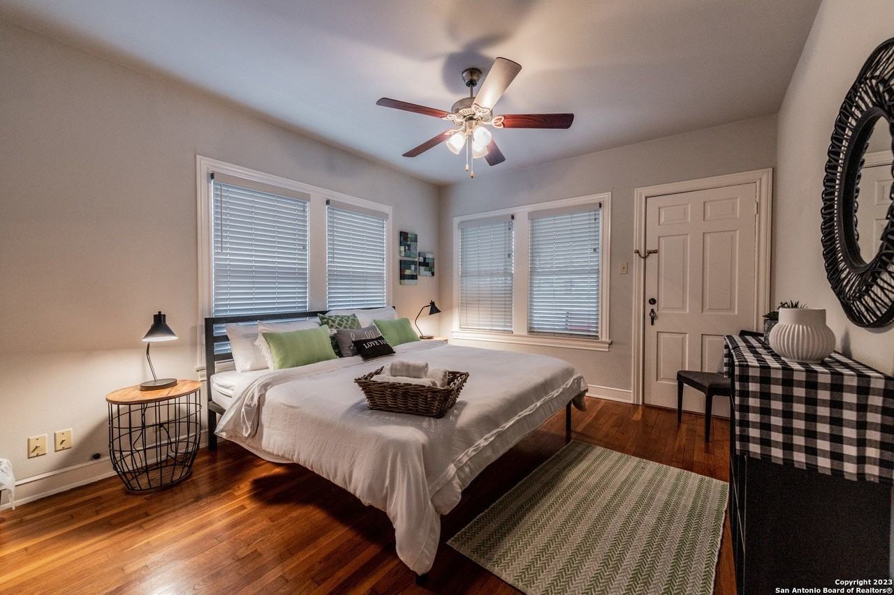 111 West Norwood Court #3 - Photo 6 of 31