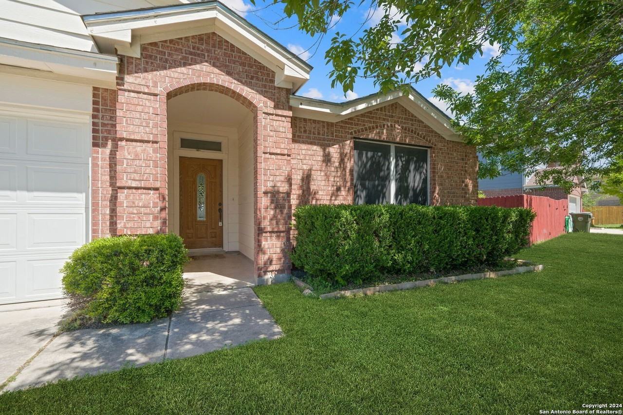 15806 Bellister St - Photo 2 of 26