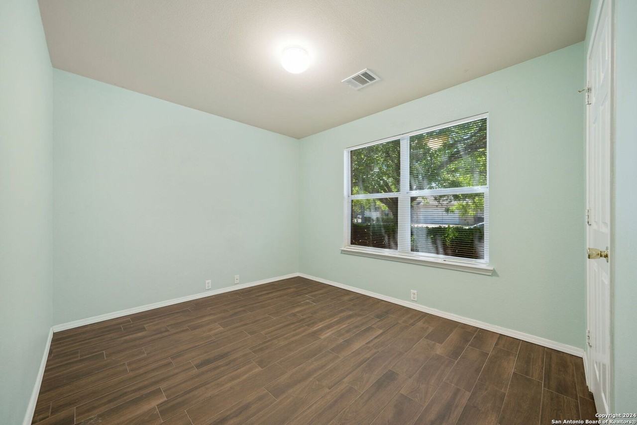 15806 Bellister St - Photo 5 of 26