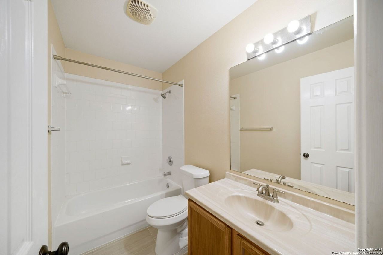 15806 Bellister St - Photo 6 of 26