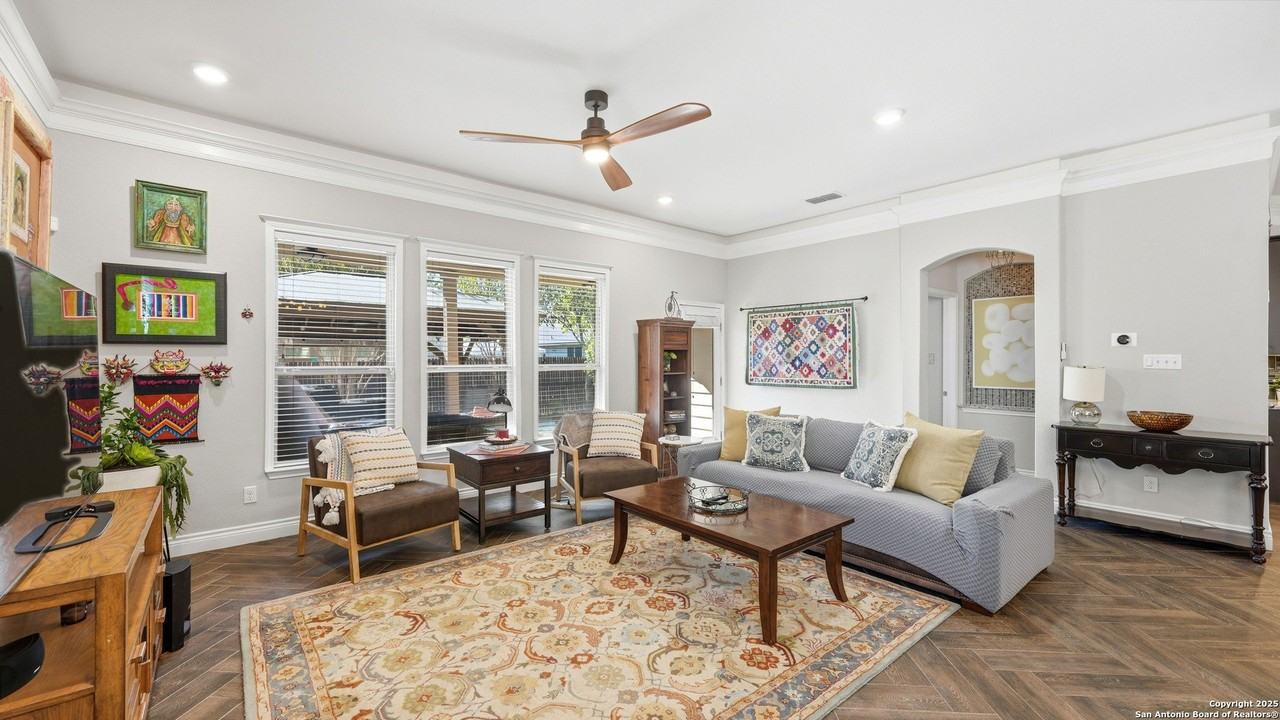 743 Cirrus Cyn - Photo 2 of 50