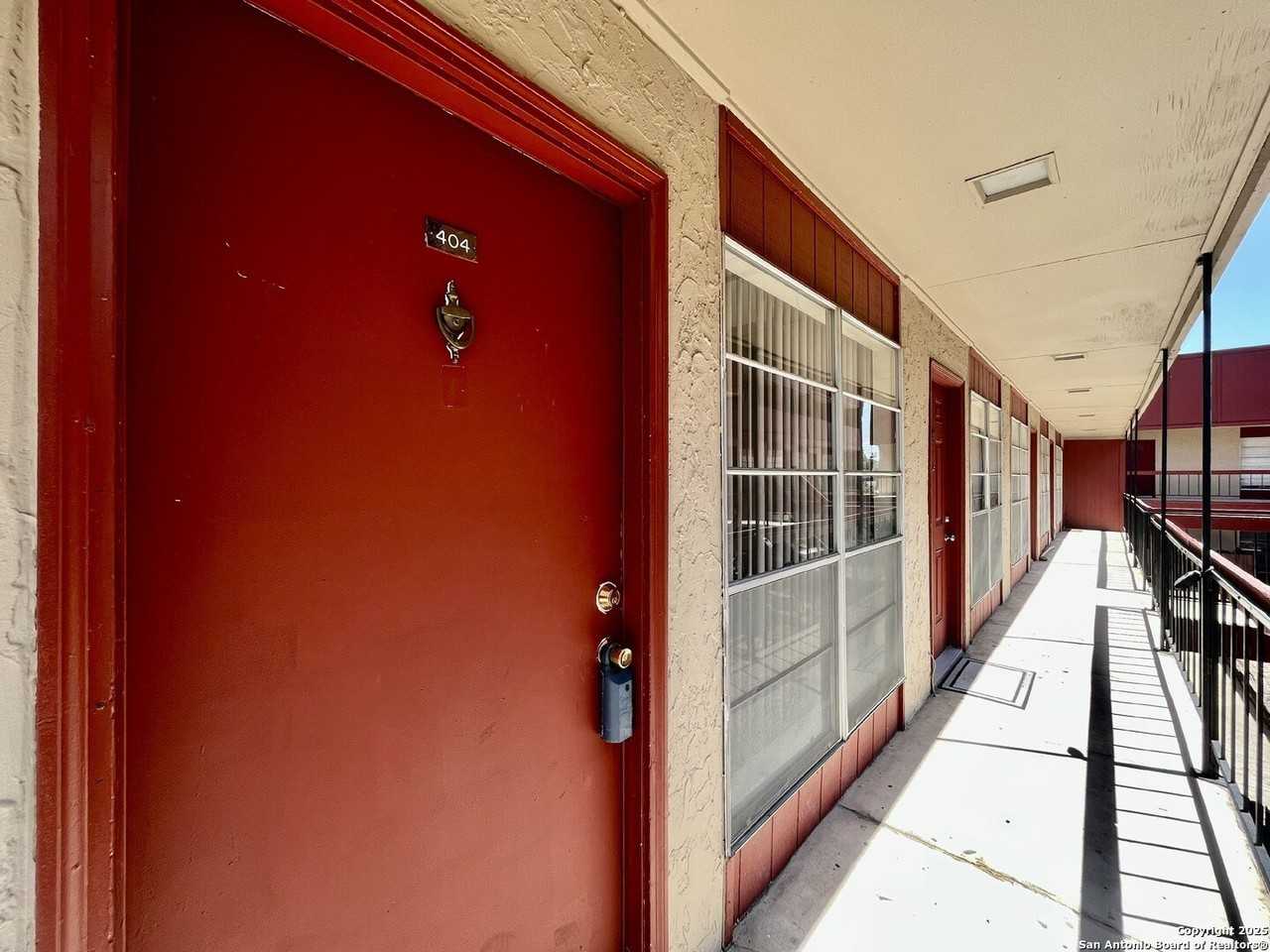 3243 Nacogdoches Rd Apt 404 #404 - Photo 7 of 30