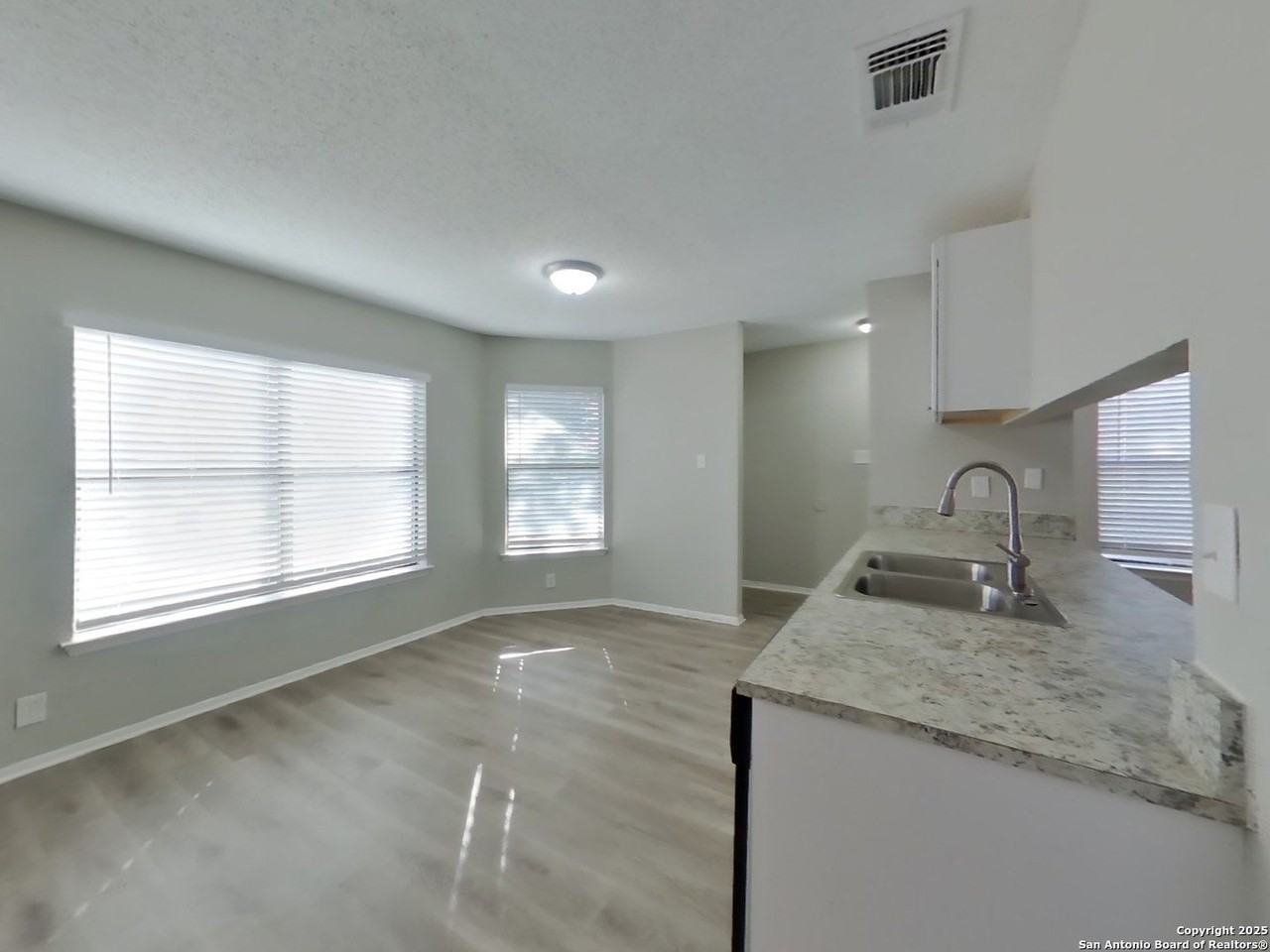 4111 Sunrise Crest Drive - Photo 5 of 15