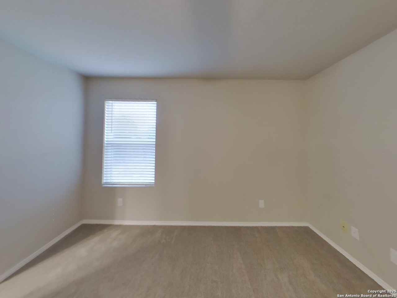8718 Segura Way - Photo 5 of 16