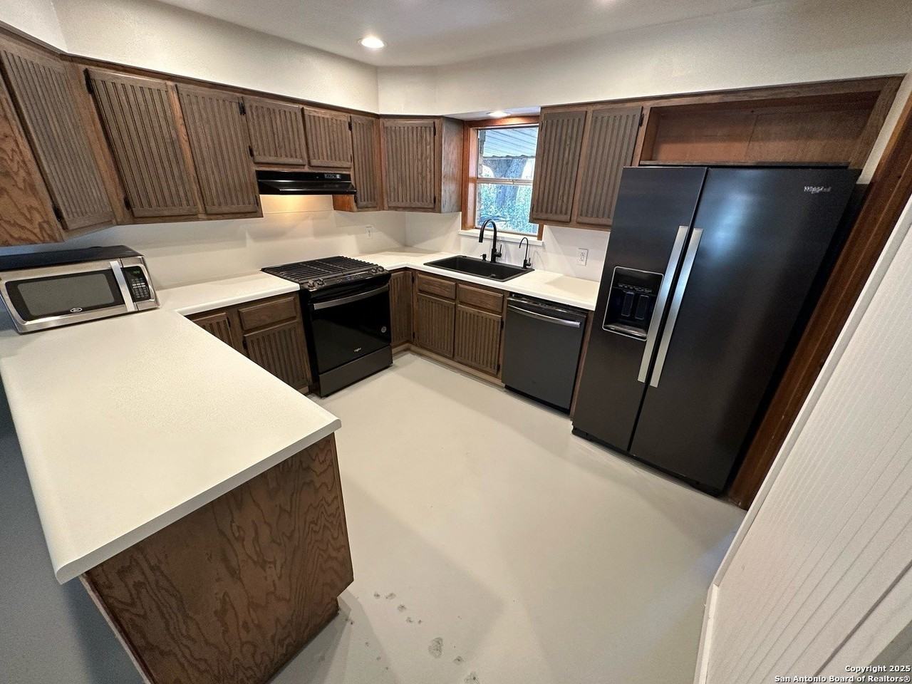 311 Tagert St - Photo 2 of 6