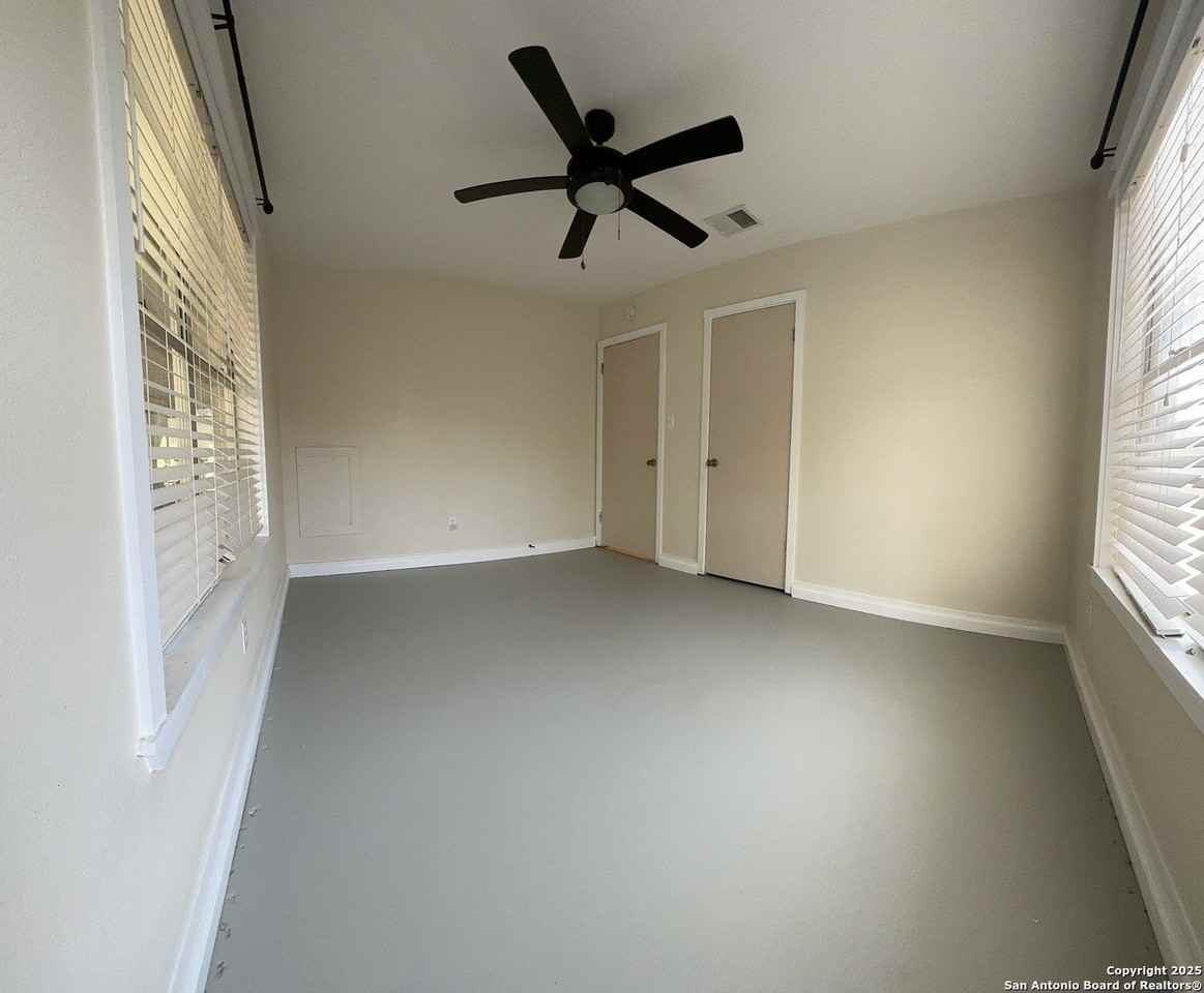 311 Tagert St - Photo 3 of 6