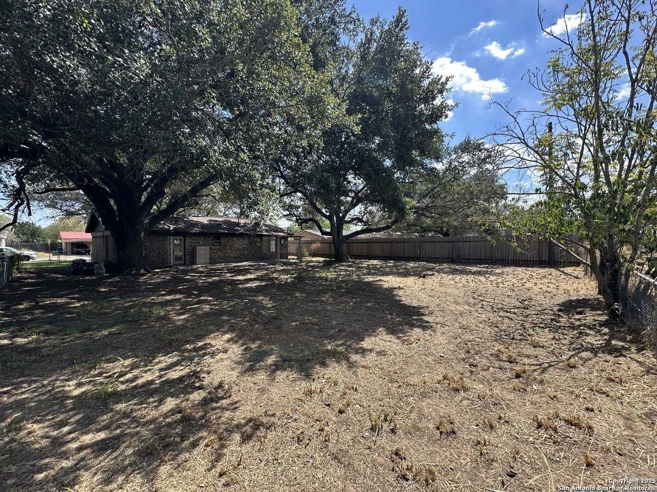 311 Tagert St - Photo 6 of 6