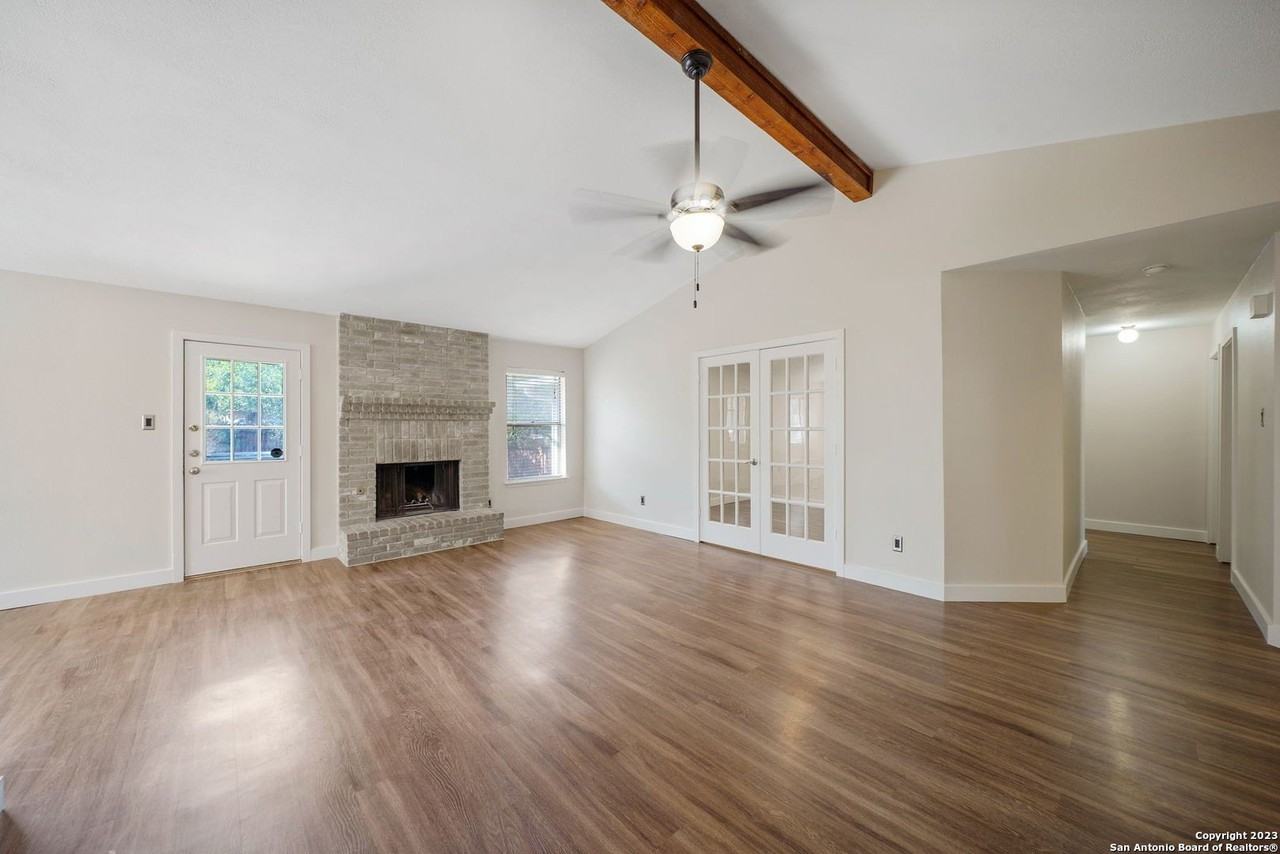 8438 Timber Ldg - Photo 7 of 31