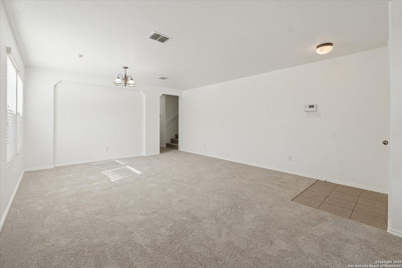 9219 Hanover Cv - Photo 6 of 46