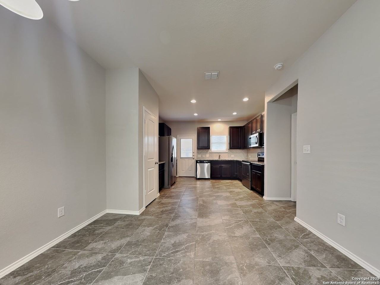 125 Buttercup Bnd - Photo 4 of 16