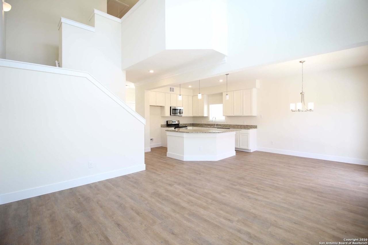 259 Sapphire - Photo 3 of 21