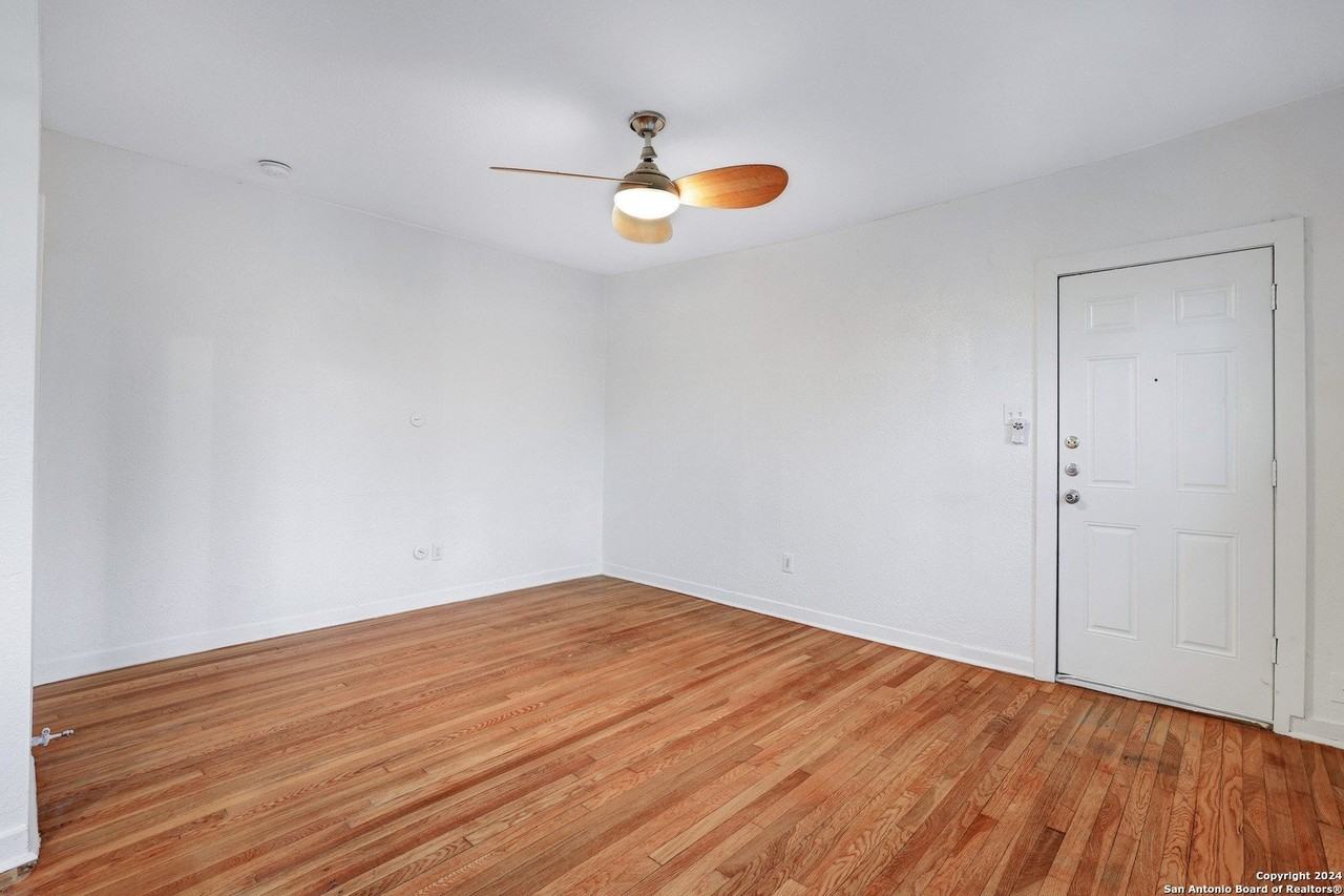 255 Natalen Ave Apt 202 #202 - Photo 4 of 29