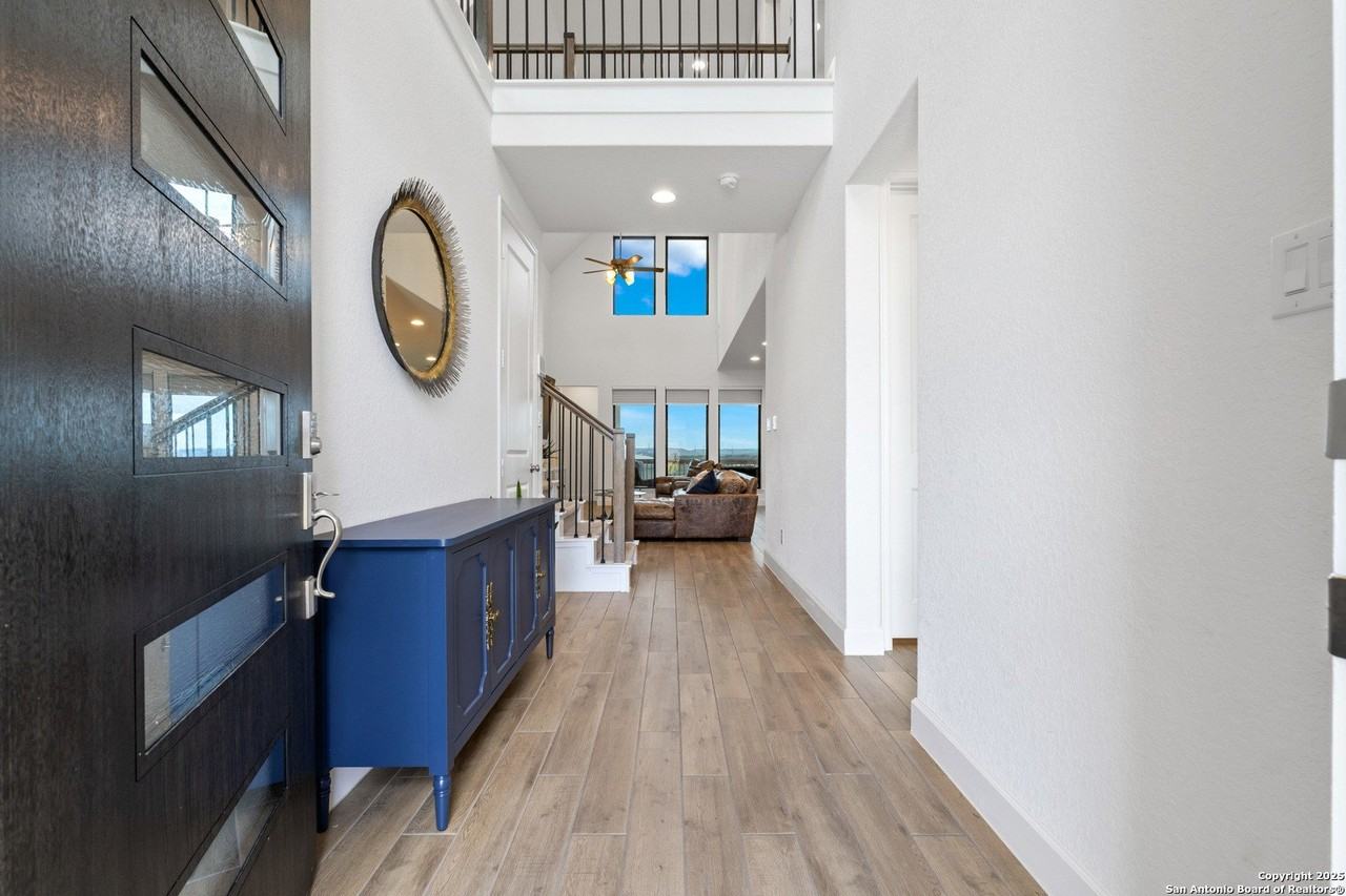 250 Navarro - Photo 5 of 37