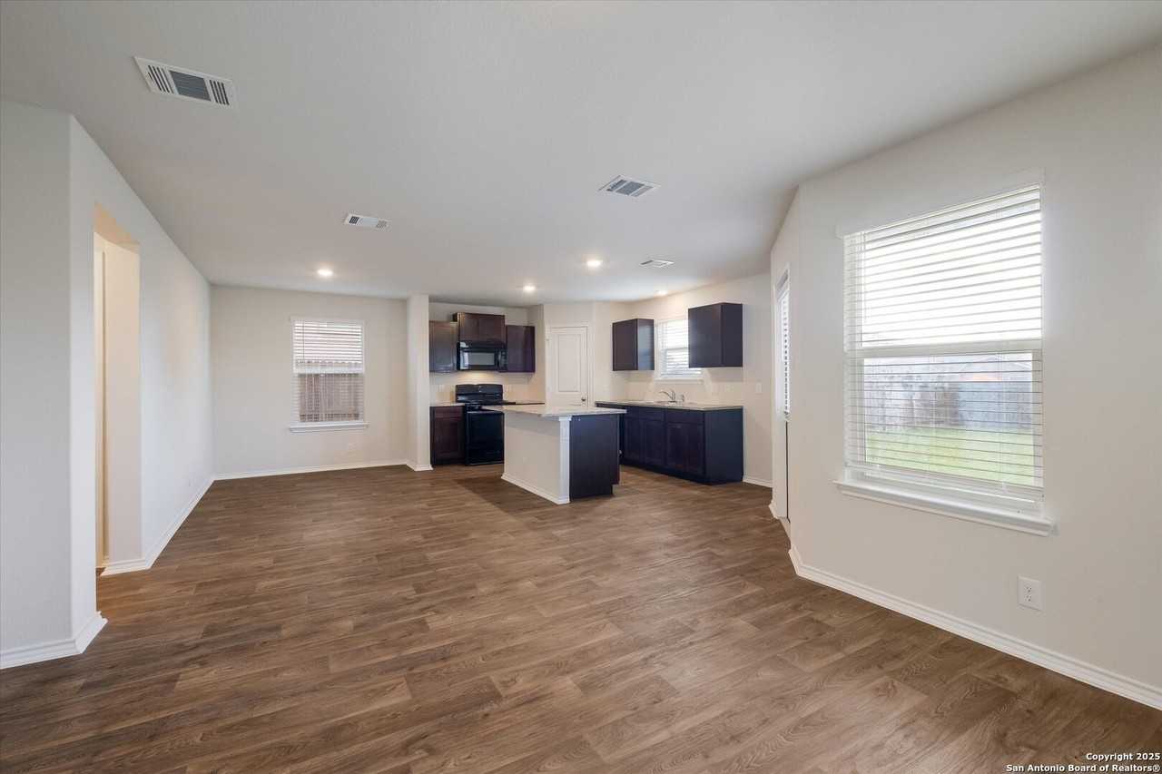 6512 Dynamic Sound - Photo 6 of 27